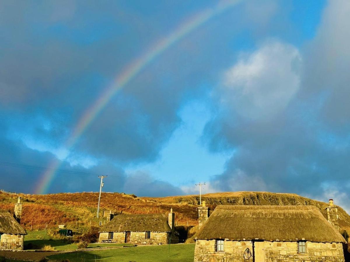 Tigh Mairi At Mary'S Thatched Cottages Elgol Zewnętrze zdjęcie