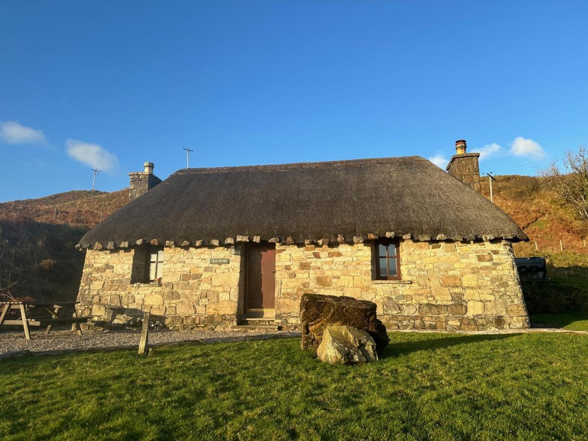 Tigh Mairi At Mary'S Thatched Cottages Elgol Zewnętrze zdjęcie
