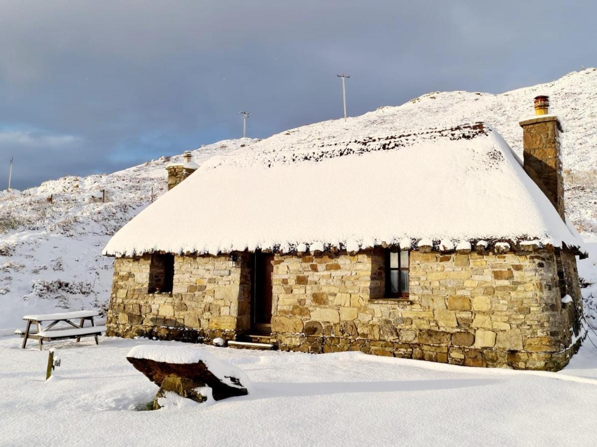 Tigh Mairi At Mary'S Thatched Cottages Elgol Zewnętrze zdjęcie
